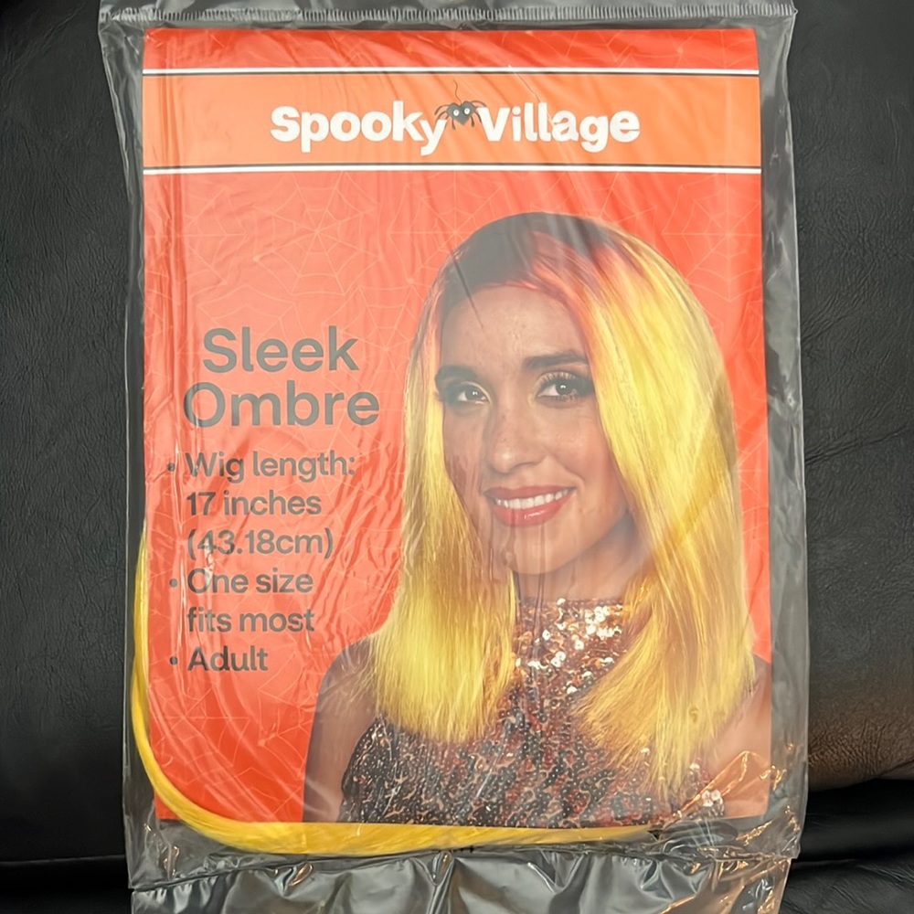 Halloween Wig! Sleek Ombre. 17 inches. One size fits most. Adult.